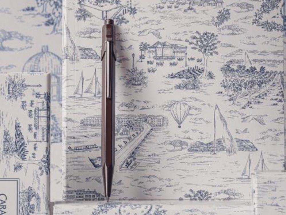 Stylo bille Caran d'Ache 849 Toile de Jouy, NM0849.226