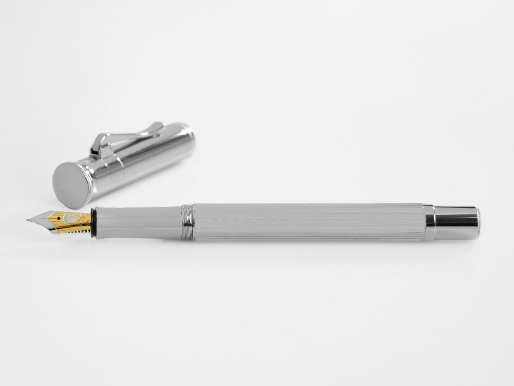 Stylo Plume Graf von Faber-Castell Classic, Attributs platine