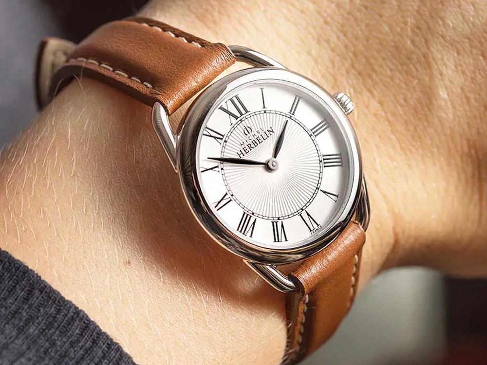 Montre à Quartz Herbelin Equinoxe, Acier Inoxydable 316L, Blanc 7497AP08GD