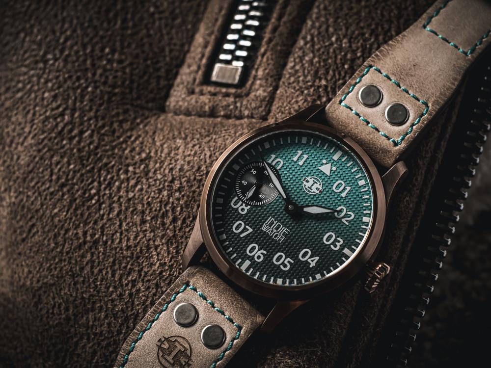 Montre Automatique Indie Watch Swell, PVD Bronze, Bleu Clair, 42 mm, 257HB