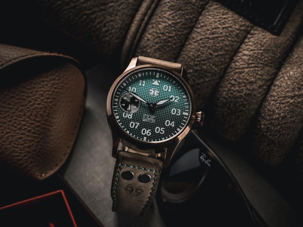 Montre Automatique Indie Watch Swell, PVD Bronze, Bleu Clair, 42 mm, 257HB