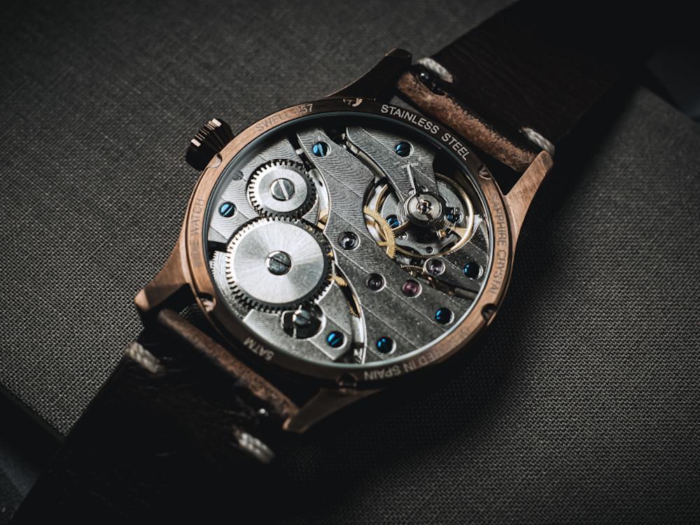 Montre Automatique Indie Watch Swell, PVD Bronze, Rouge, 42 mm, 257YB