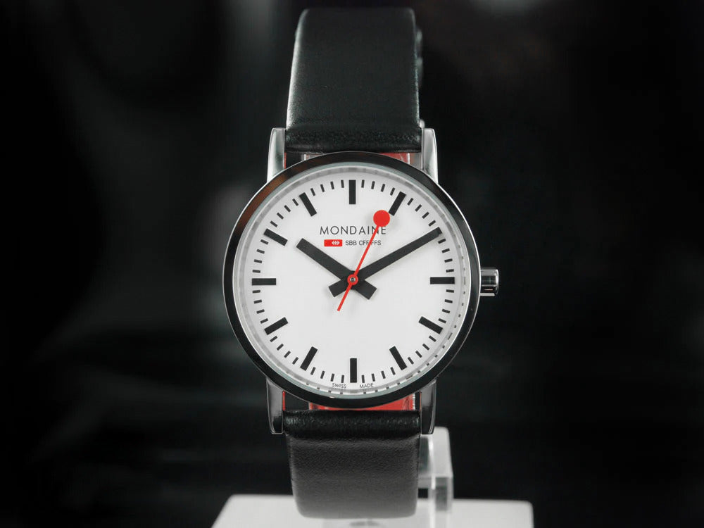 Montre à quartz Mondaine SBB Classic, Acier inoxydable poli, Verre minéral