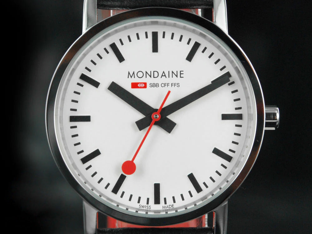 Montre à quartz Mondaine SBB Classic, Acier inoxydable poli, Verre minéral