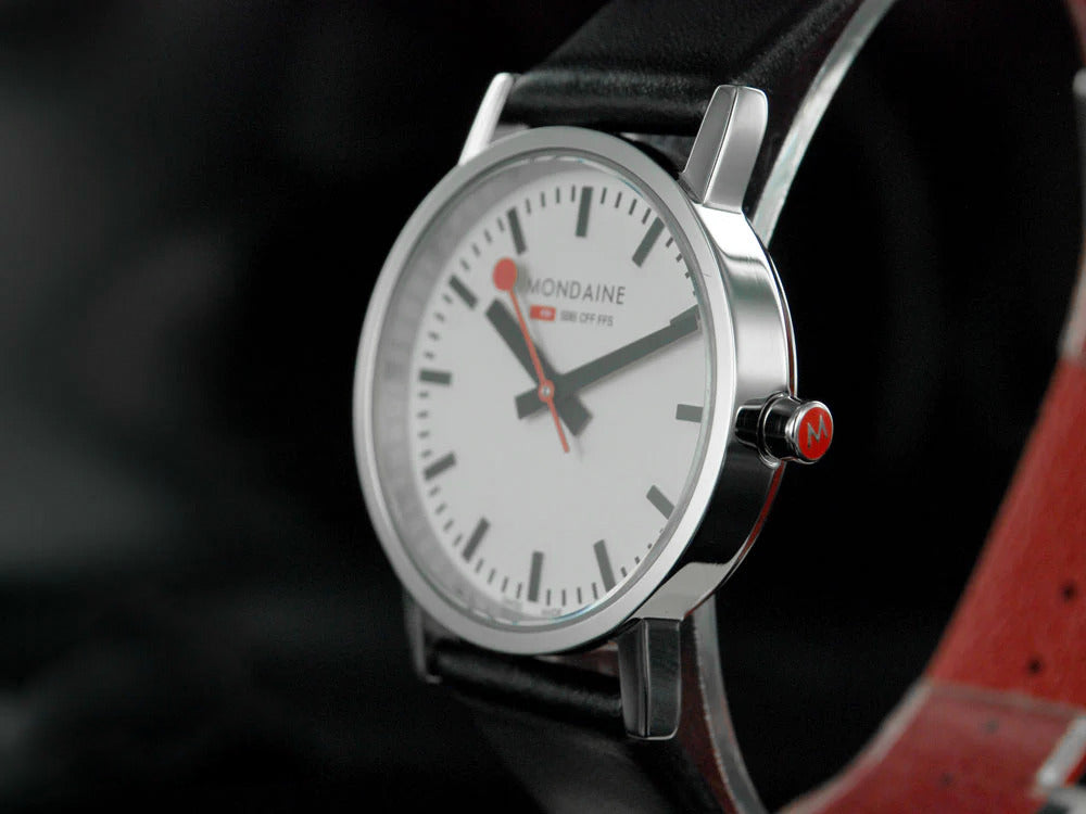 Montre à quartz Mondaine SBB Classic, Acier inoxydable poli, Verre minéral