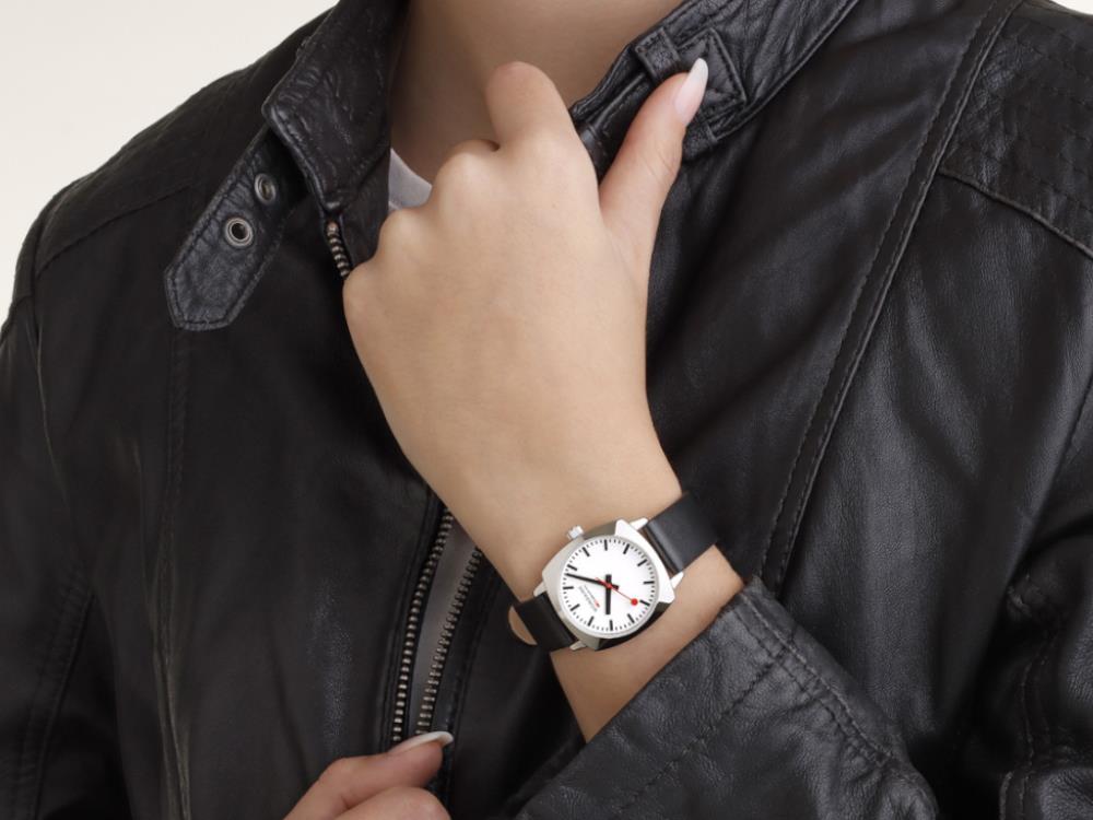 Montre à Quartz Mondaine Cushion, Blanc, 31 mm, Bracelet en cuir, MSL.31110.LBV