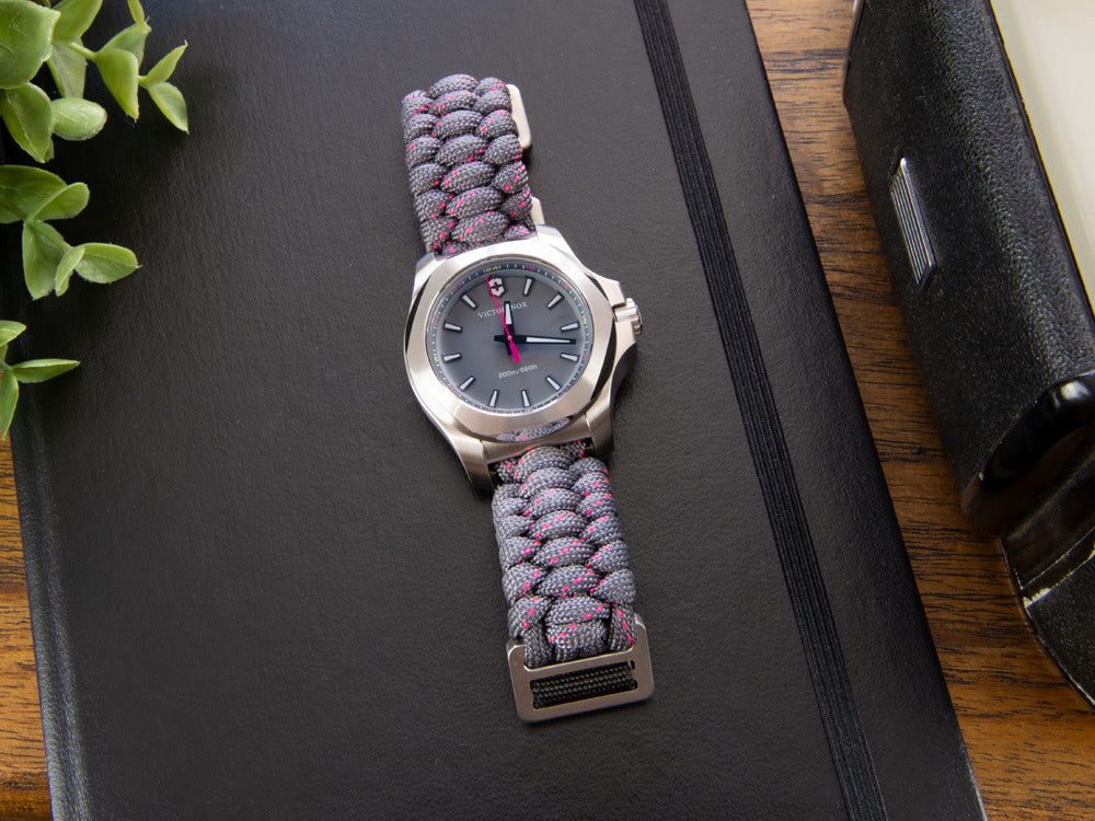 Montre à Quartz Victorinox I.N.O.X. Ladies, Acier Inoxydable, Gris, 37 mm