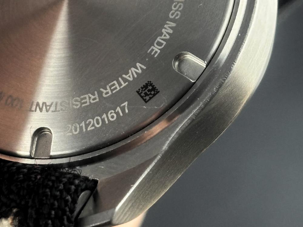 Montre à Quartz Victorinox I.N.O.X. Ladies, Noir, 37mm, Paracorde, V241918