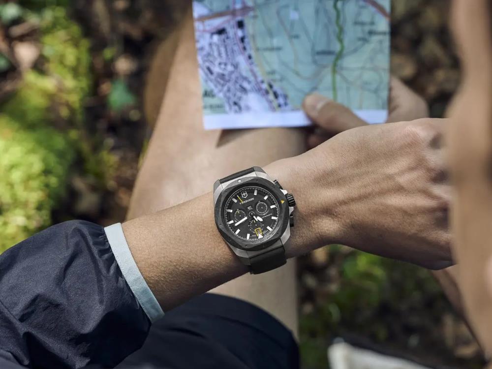 Montre à Quartz Victorinox I.N.O.X. Chrono, Titane, Noir, 43 mm, V241988.1