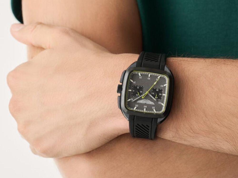 Montre à Quartz Aston Martin Icon ULT, Acier Recyclé, Noir, 40 mm, MTIU1S605