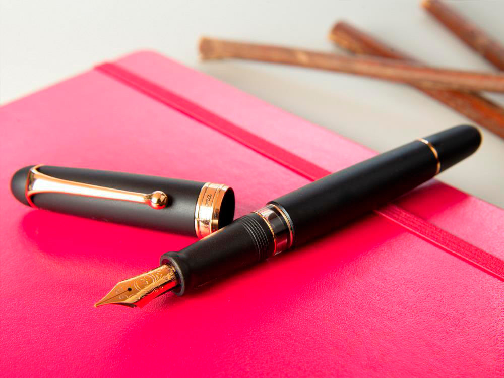 Stylo Plume Aurora 88 Black Satin, Attributs Or rose, 809-PN