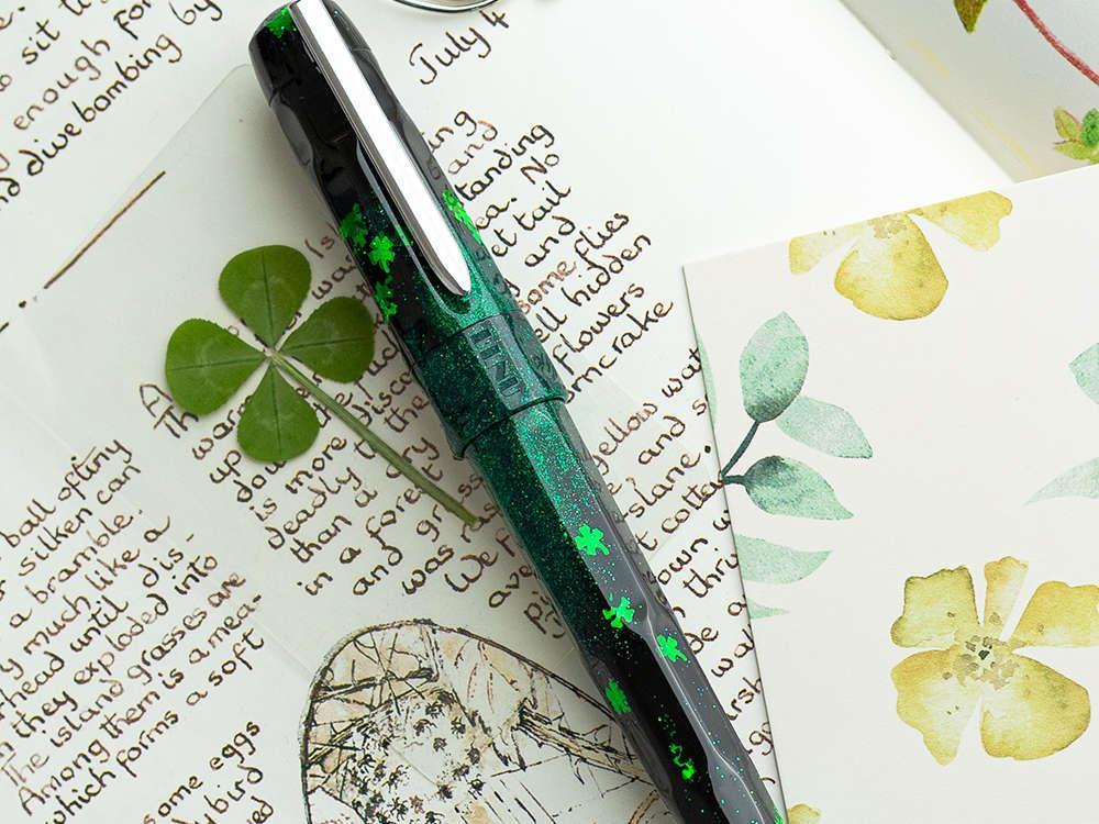 Stylo Plume Benu Talisman Four-Leaf Clover, Résine, Vert, 19.2.07.5.0-S