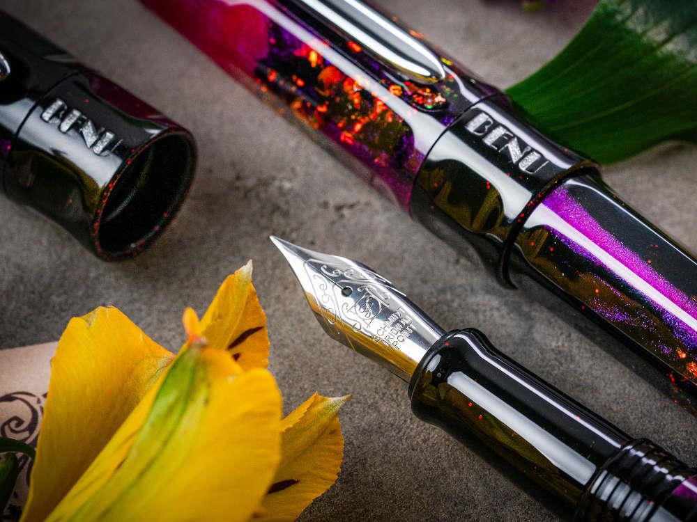 Stylo Plume Benu Talisman Lily of the Incas, Rose, 19.2.23.5.0