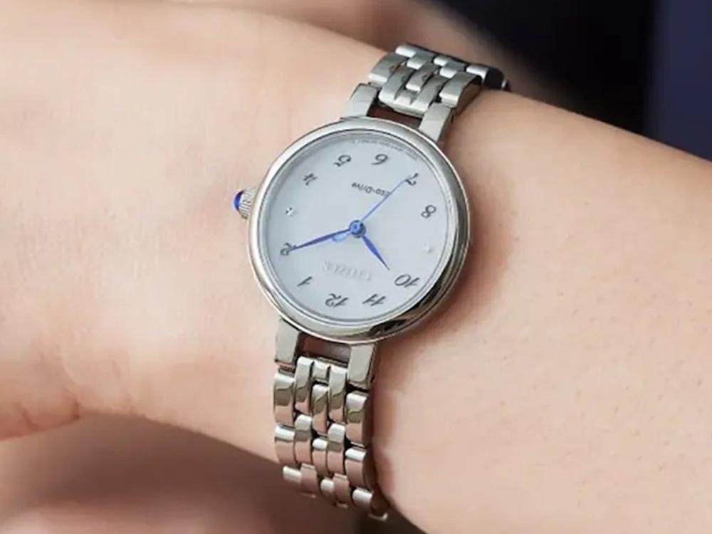 Montre à Quartz Citizen Lady, Eco Drive E031, 27.7 mm, Argent, EM0990-81A