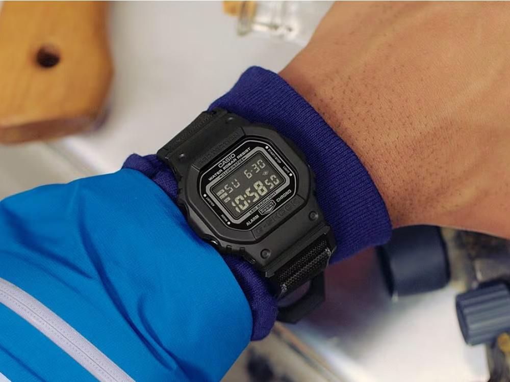 Montre à Quartz G-SHOCK Casio The Origin, Noir, DW-5600MNC-1ER
