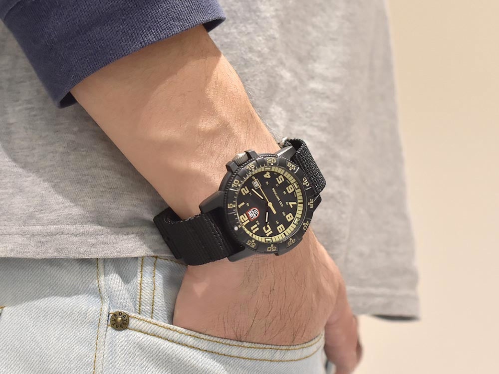 Montre à Quartz Luminox Sea Turtle Giant, Noir, Carbone/Beige, 44 mm, 10 atm