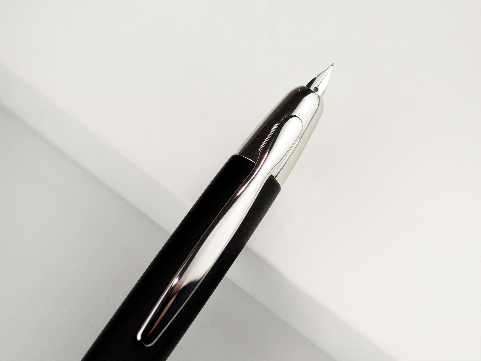 Stylo Plume Pilot Capless Matte, Attributs rhodium, Noir, FC-18000RRR-B