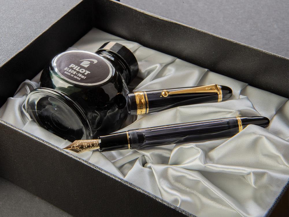 Stylo Plume Pilot Custom 823, Résine Acrilique, Or, Noir, NC823N