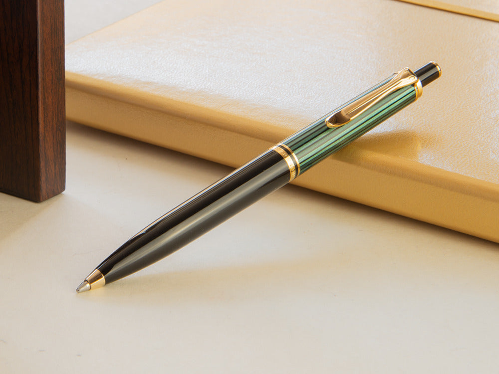 Stylo bille Pelikan K400, Noir et vert, Attributs or, 996835