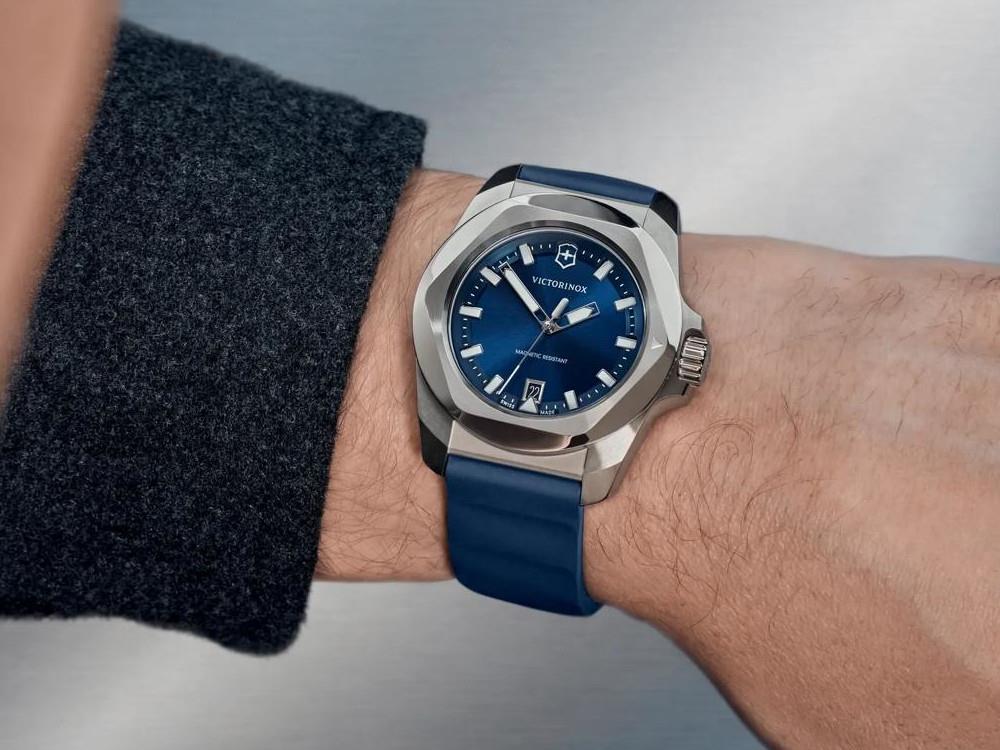 Montre à Quartz Victorinox I.N.O.X., Bleu, 41 mm, V242084
